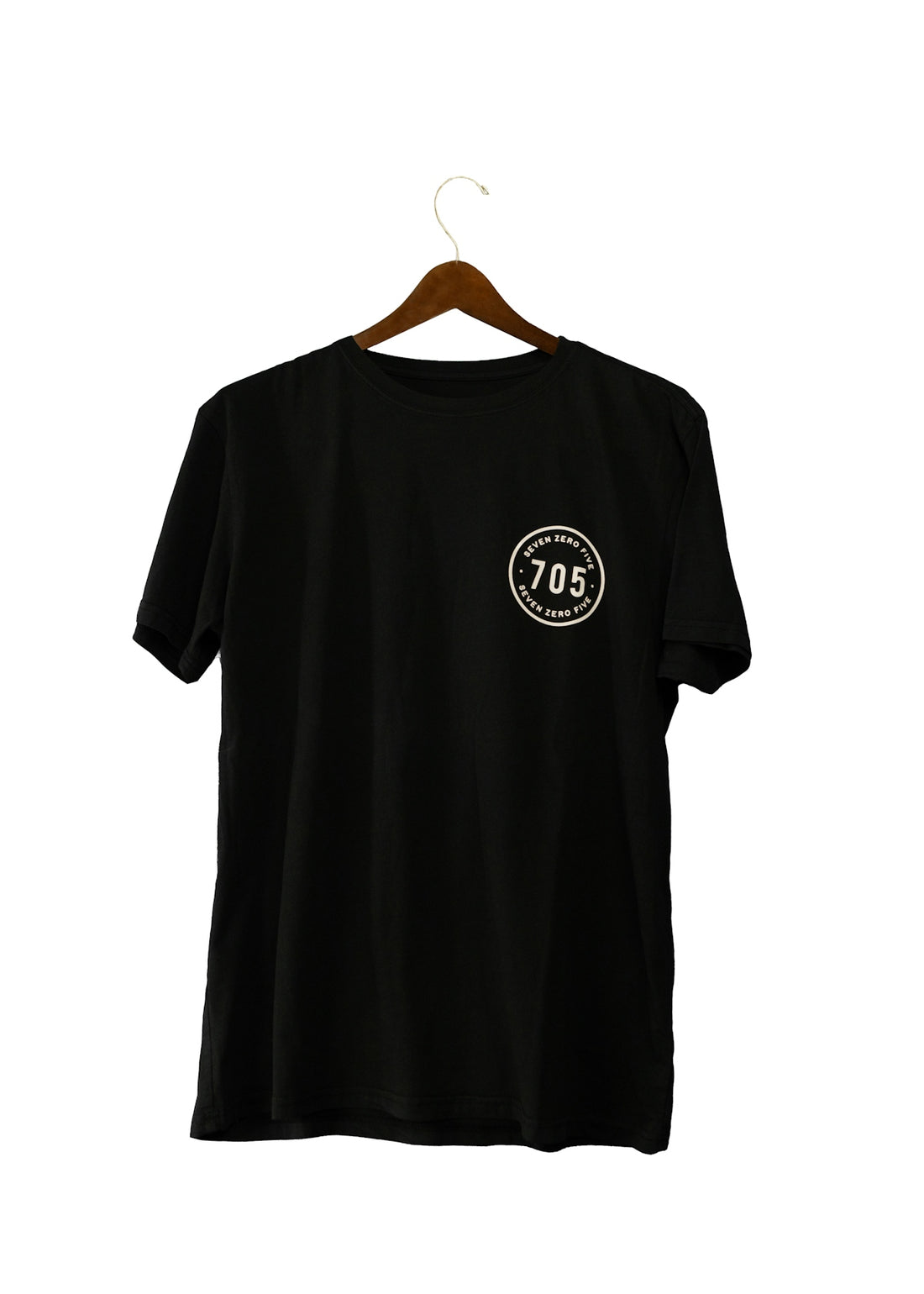 black crew neck t-shirt
