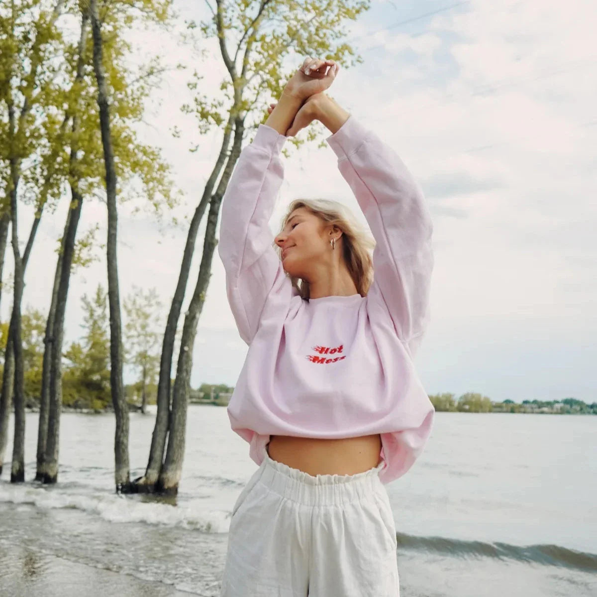 Crewneck "Hot Mess" brodé