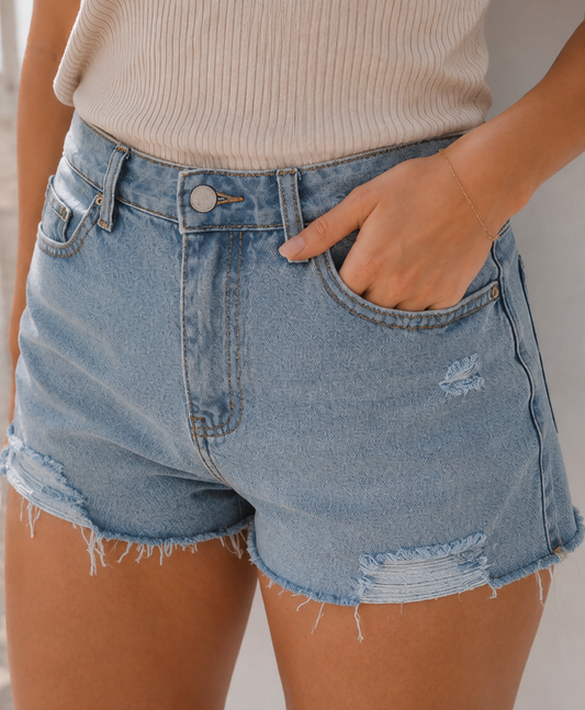 Short en jean foncée - trouée