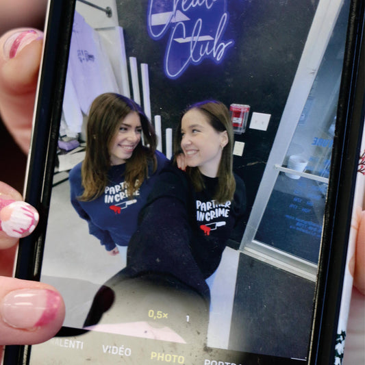 Crewneck "Partner in Crime" brodé