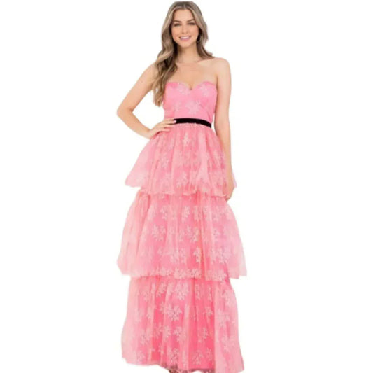 Robe dentelle ceinture noire